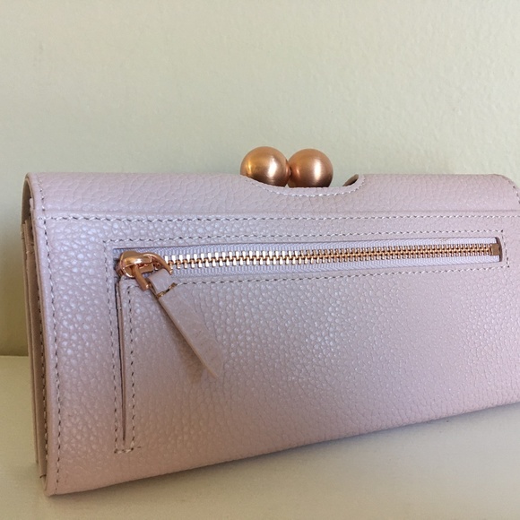 Ted Baker London JOSIEY BOBBLE SCRIPTED WALLET - Picture 4 of 8